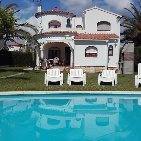 Mit Privatpool Fuer 8 Personen Ca 100 Qm In Les Tres Cales, Costa Dorada 펜션