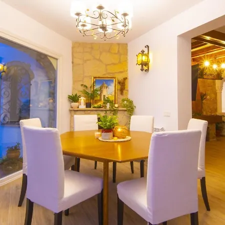 Holiday home Mit Privatpool Fuer 8 Personen Ca 100 Qm In Miami Platja, Costa Dorada *